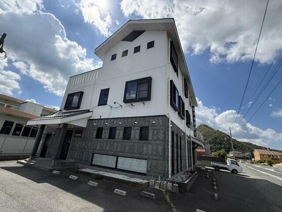 赤穂郡上郡町 駅前（上郡駅） 3階建 １１ＬＤＫ