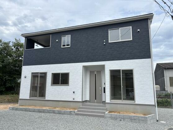 赤穂市 南野中（播州赤穂駅） 2階建 ４ＬＤＫ