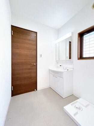 CREATOR: gd-jpeg v1.0 (using IJG JPEG v62), default quality