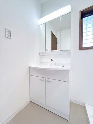 CREATOR: gd-jpeg v1.0 (using IJG JPEG v62), default quality