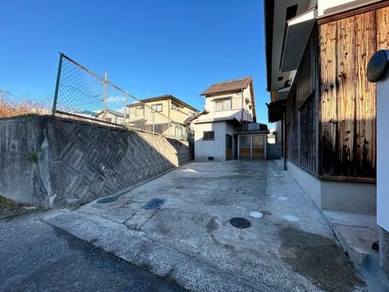 CREATOR: gd-jpeg v1.0 (using IJG JPEG v62), default quality