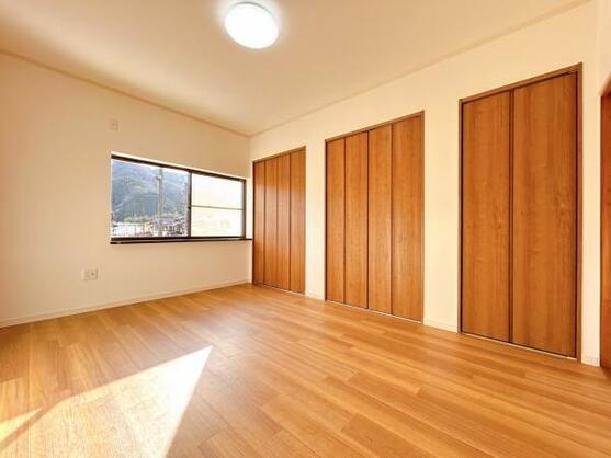 CREATOR: gd-jpeg v1.0 (using IJG JPEG v62), default quality