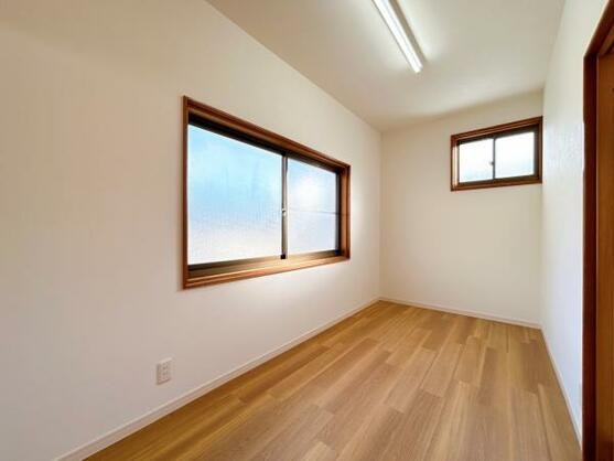 CREATOR: gd-jpeg v1.0 (using IJG JPEG v62), default quality