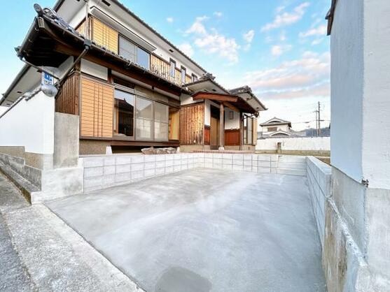 CREATOR: gd-jpeg v1.0 (using IJG JPEG v62), default quality