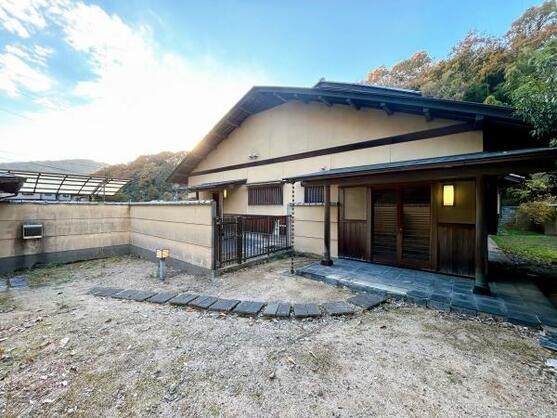 CREATOR: gd-jpeg v1.0 (using IJG JPEG v62), default quality