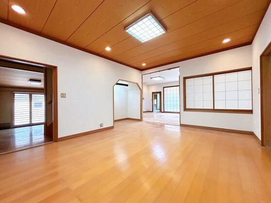 CREATOR: gd-jpeg v1.0 (using IJG JPEG v62), default quality