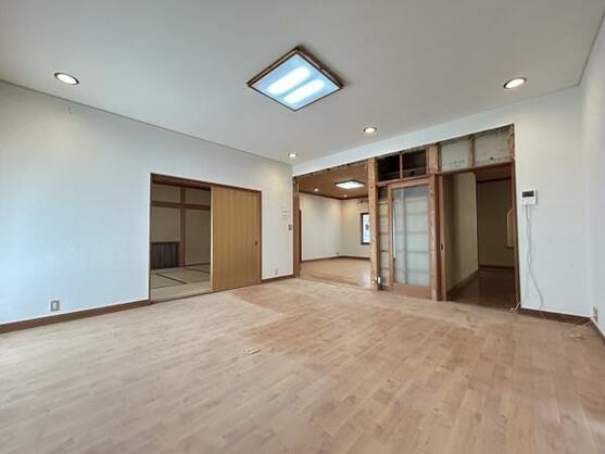 CREATOR: gd-jpeg v1.0 (using IJG JPEG v62), default quality