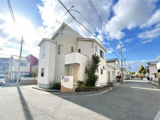 CREATOR: gd-jpeg v1.0 (using IJG JPEG v62), default quality