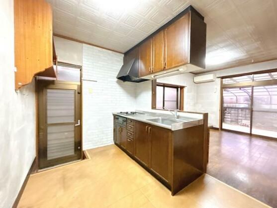 CREATOR: gd-jpeg v1.0 (using IJG JPEG v62), default quality