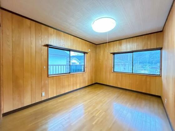 CREATOR: gd-jpeg v1.0 (using IJG JPEG v62), default quality