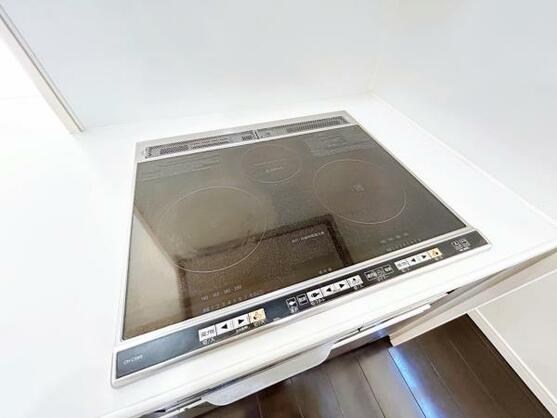 CREATOR: gd-jpeg v1.0 (using IJG JPEG v62), default quality