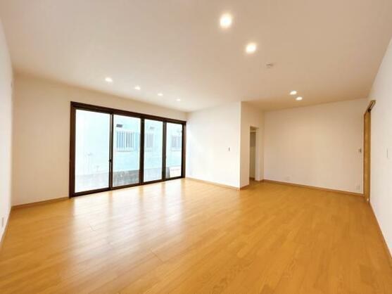 CREATOR: gd-jpeg v1.0 (using IJG JPEG v62), default quality