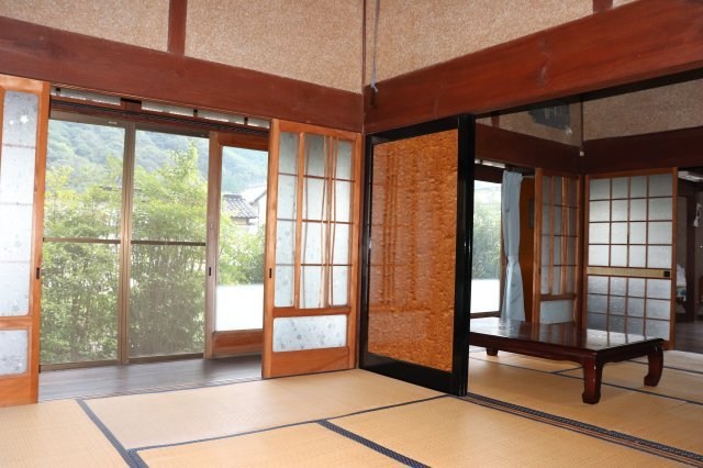 CREATOR: gd-jpeg v1.0 (using IJG JPEG v62), quality = 85