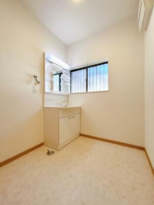 CREATOR: gd-jpeg v1.0 (using IJG JPEG v62), default quality