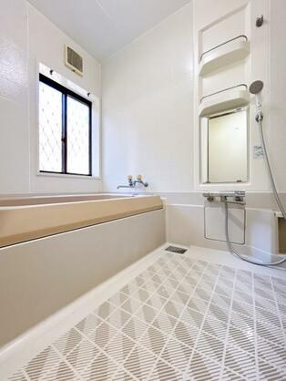 CREATOR: gd-jpeg v1.0 (using IJG JPEG v62), default quality