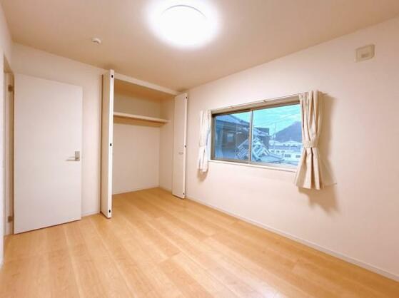 CREATOR: gd-jpeg v1.0 (using IJG JPEG v62), default quality