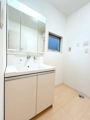 CREATOR: gd-jpeg v1.0 (using IJG JPEG v62), default quality