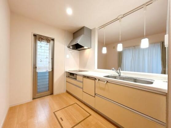 CREATOR: gd-jpeg v1.0 (using IJG JPEG v62), default quality