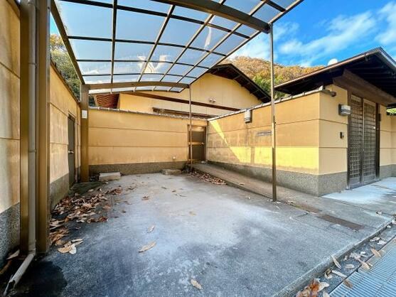 CREATOR: gd-jpeg v1.0 (using IJG JPEG v62), default quality