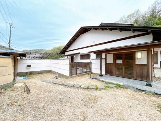 CREATOR: gd-jpeg v1.0 (using IJG JPEG v62), default quality