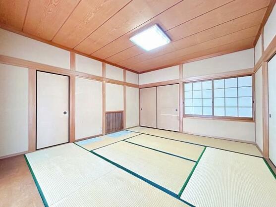 CREATOR: gd-jpeg v1.0 (using IJG JPEG v62), default quality