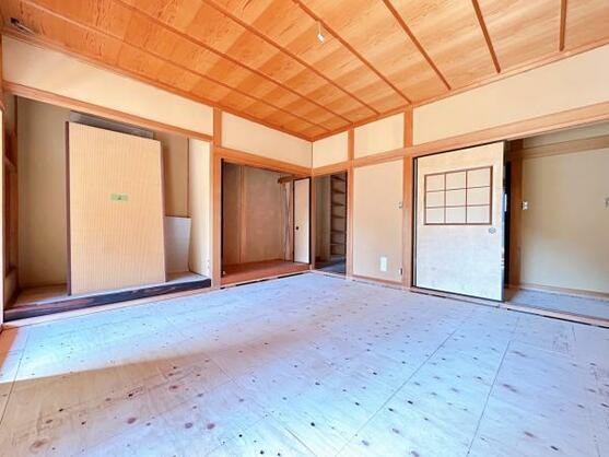 CREATOR: gd-jpeg v1.0 (using IJG JPEG v62), default quality