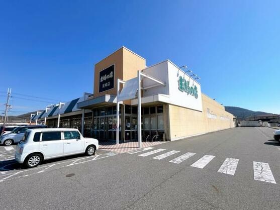 CREATOR: gd-jpeg v1.0 (using IJG JPEG v62), default quality