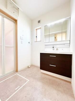 CREATOR: gd-jpeg v1.0 (using IJG JPEG v62), default quality