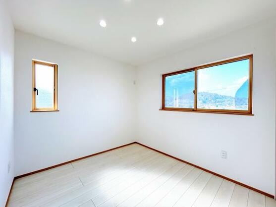 CREATOR: gd-jpeg v1.0 (using IJG JPEG v62), default quality