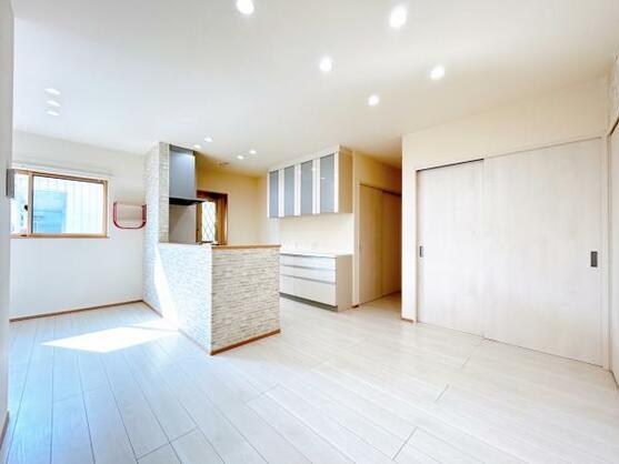 CREATOR: gd-jpeg v1.0 (using IJG JPEG v62), default quality