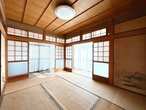 CREATOR: gd-jpeg v1.0 (using IJG JPEG v62), default quality