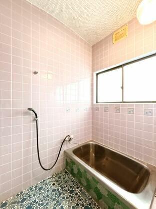 CREATOR: gd-jpeg v1.0 (using IJG JPEG v62), default quality