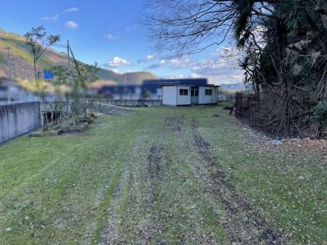 CREATOR: gd-jpeg v1.0 (using IJG JPEG v62), quality = 85