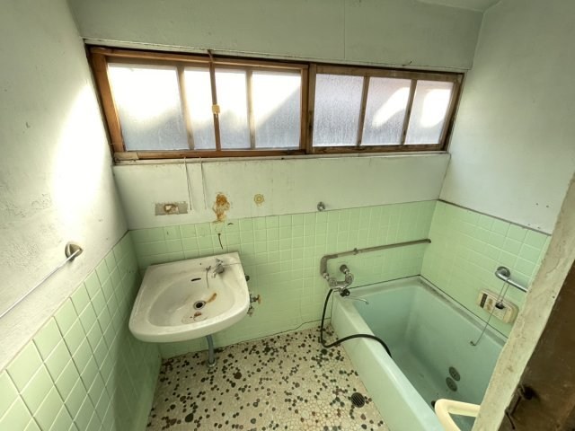 CREATOR: gd-jpeg v1.0 (using IJG JPEG v62), quality = 85