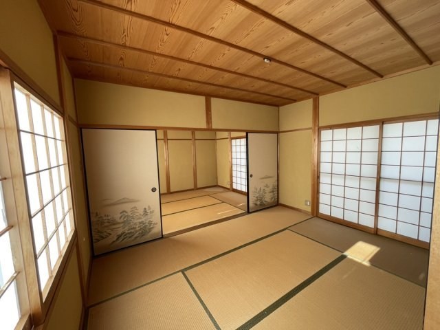 CREATOR: gd-jpeg v1.0 (using IJG JPEG v62), quality = 85