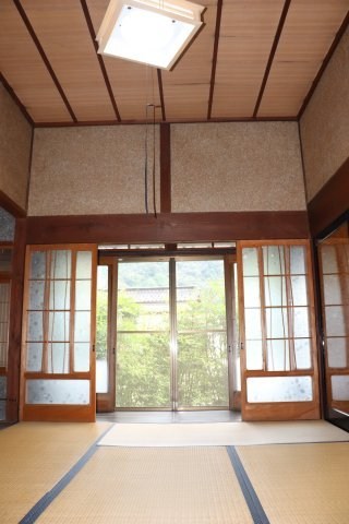 CREATOR: gd-jpeg v1.0 (using IJG JPEG v62), quality = 85