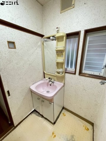 CREATOR: gd-jpeg v1.0 (using IJG JPEG v62), quality = 85