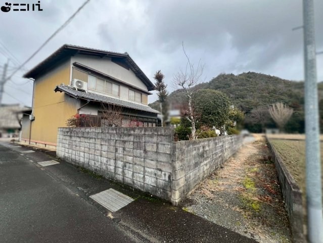 CREATOR: gd-jpeg v1.0 (using IJG JPEG v62), quality = 85