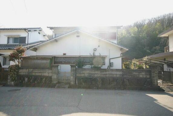 1034380493-2