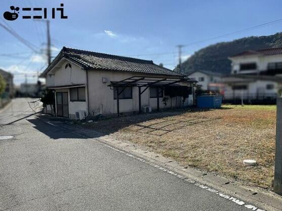 1050216882-5